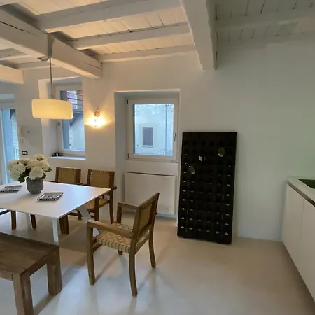 Lounge & Pool Appartement *