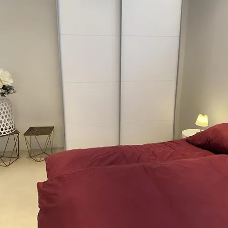 Lounge & Pool Appartement *