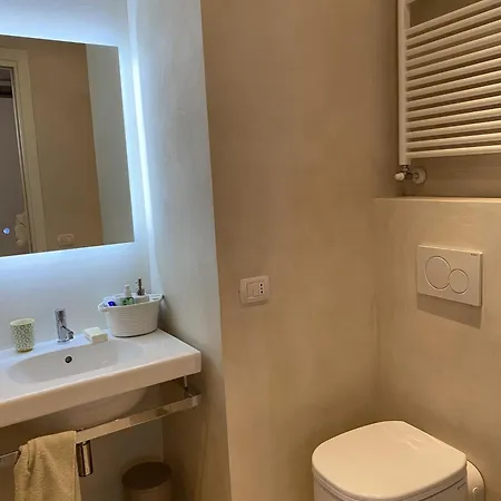 Lounge & Pool Appartement Stresa