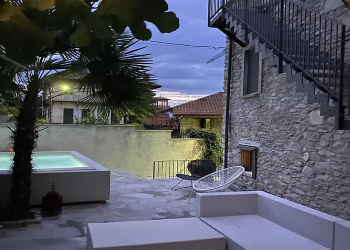 Lounge & Pool Apartament